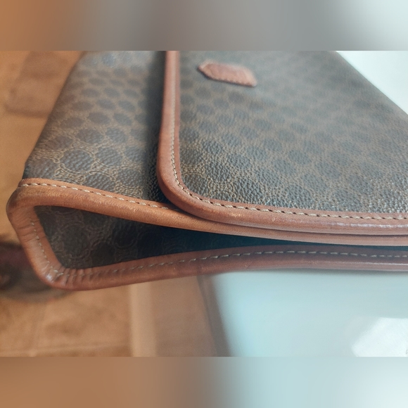 💜Vintage Celine Paris Crossbody Purse. In Excellent Used Condition. - Picture 2 of 7